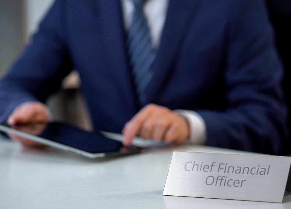 Full-Time vs Fractional CFO: Making the Right Choice for Your Business